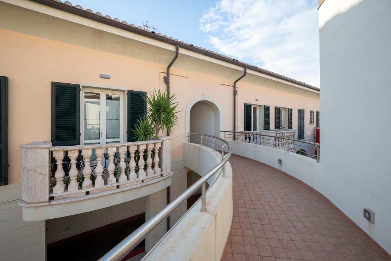 Sea View Apartment Сан-Винченцо Экстерьер фото