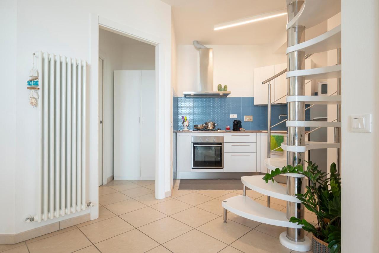 Sea View Apartment Сан-Винченцо Экстерьер фото